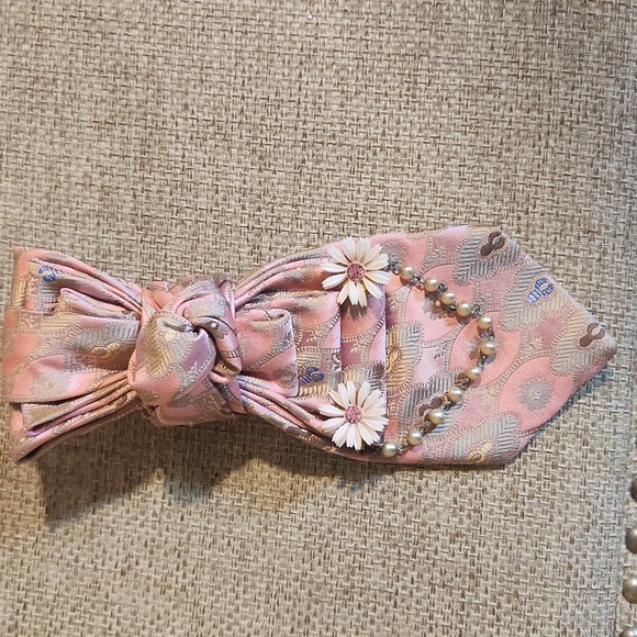 *SOLD* Necktie Necklace xmi platinum - Picture 2 of 3